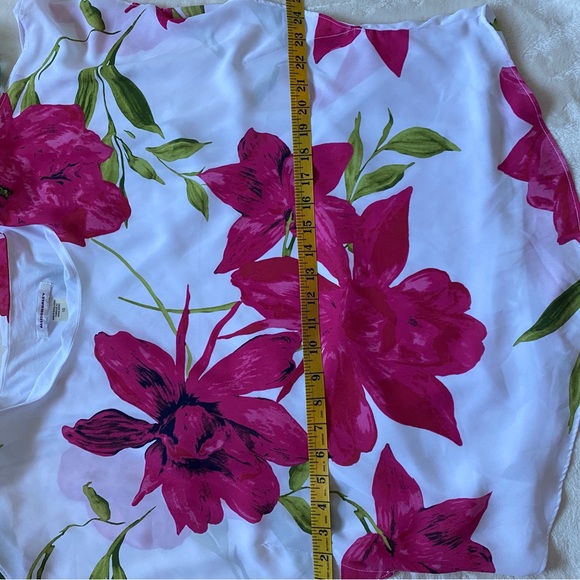 Floral Top - Picture 4 of 7